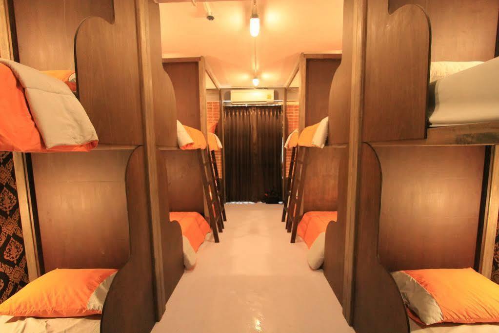 Chic Hostel Bangkok Zewnętrze zdjęcie